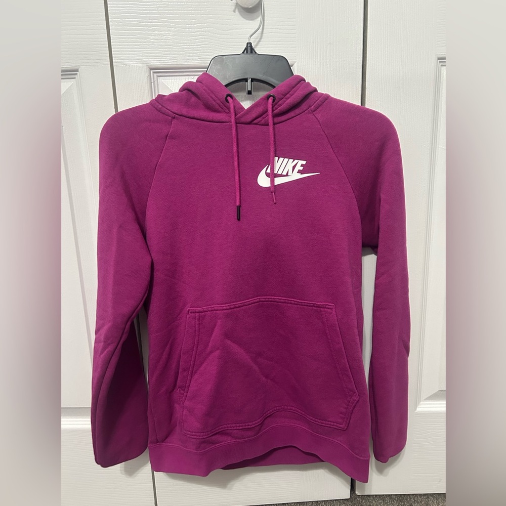 Nike women’s sweatshirt 
purple!